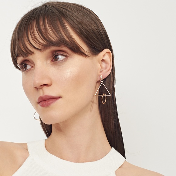 LAST ONE//Minimalist Geometric Drop Earrings Gold - Picture 2 of 5